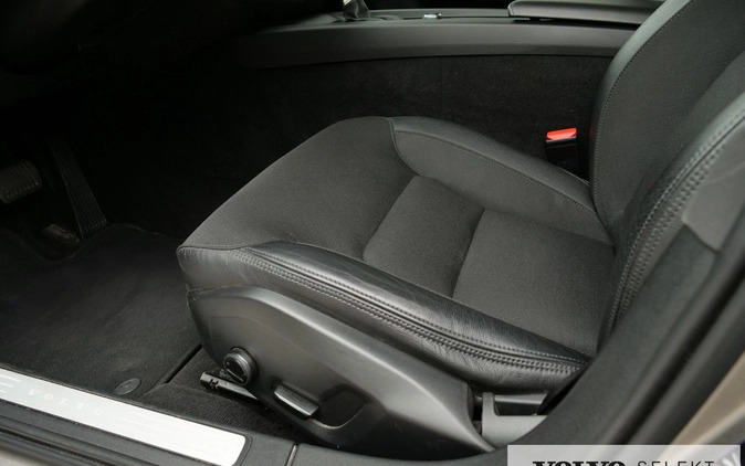 Volvo V60 cena 114900 przebieg: 121660, rok produkcji 2019 z Pilawa małe 596